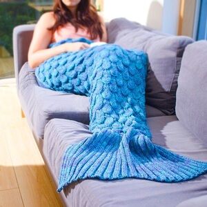 Cozy Knit Mermaid Tail Blanket